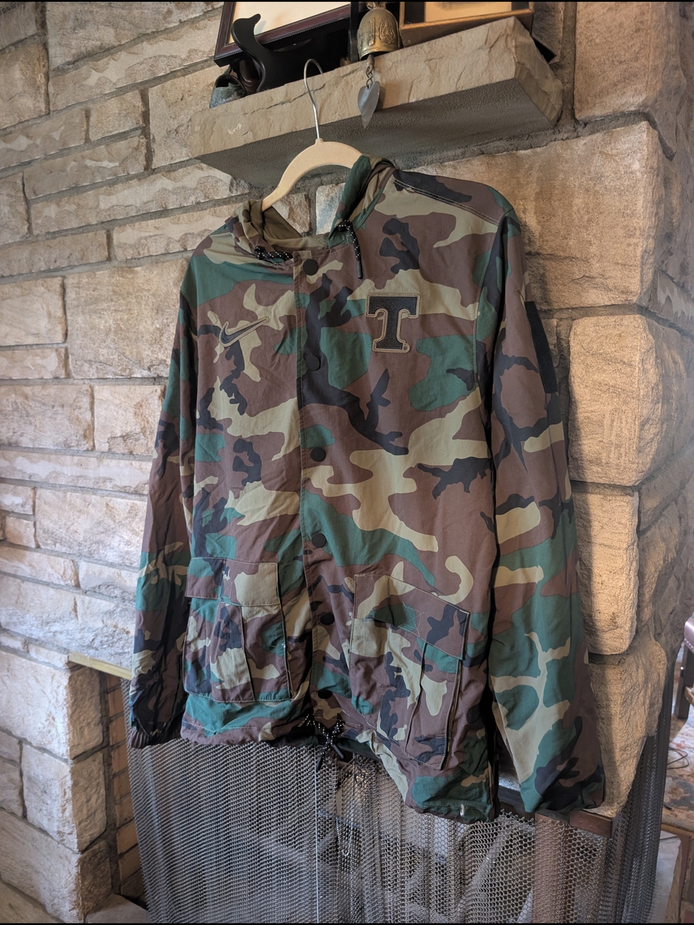 Camo Nike Tennessee Windbreaker Jacket with Hood - Green/Brown L